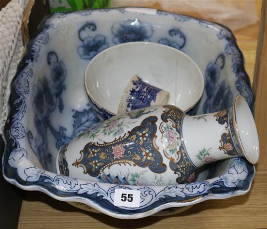 An Edwardian blue and white wash basin and three other pots